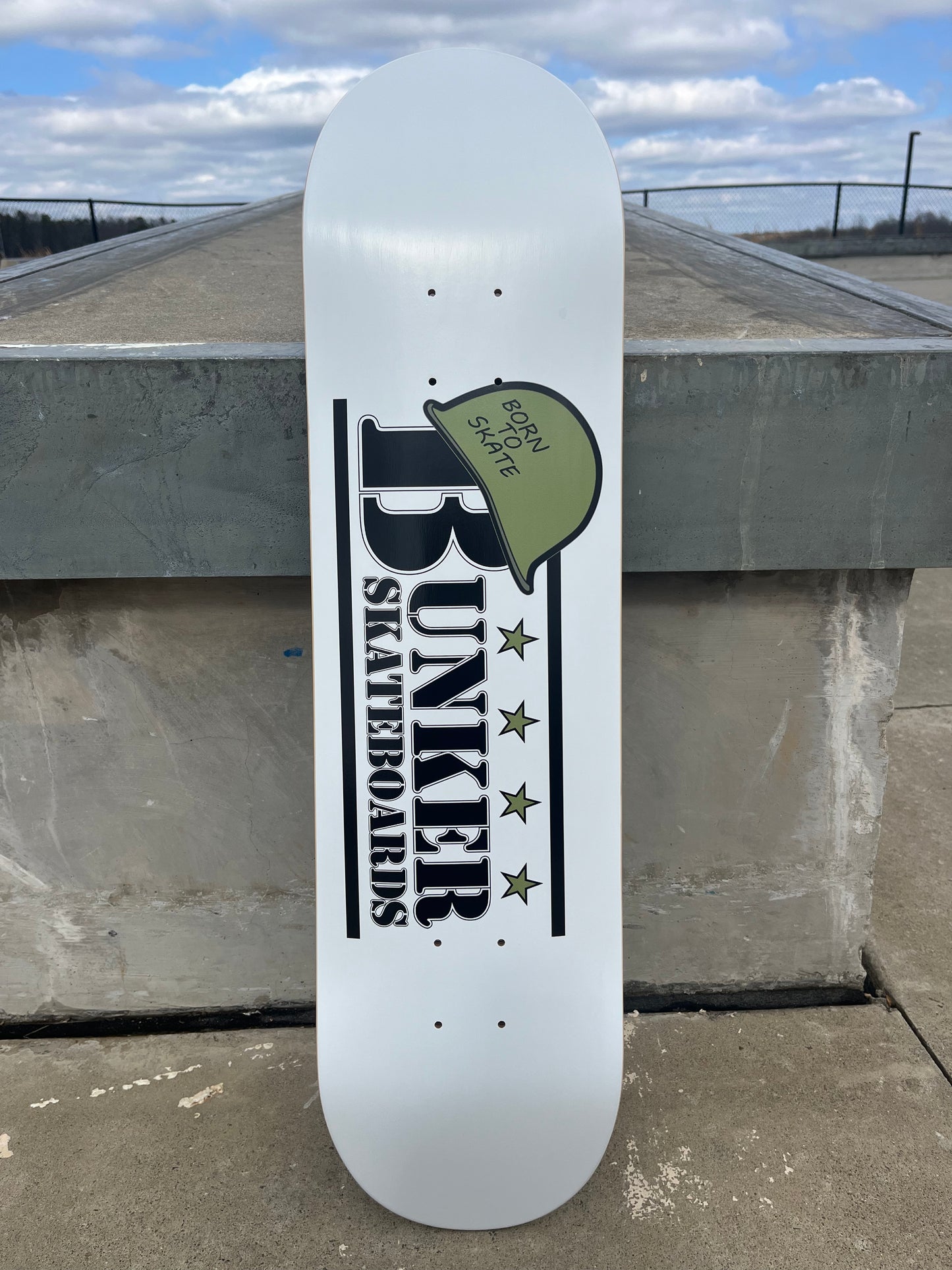 Bunker Helmet Logo - Deck